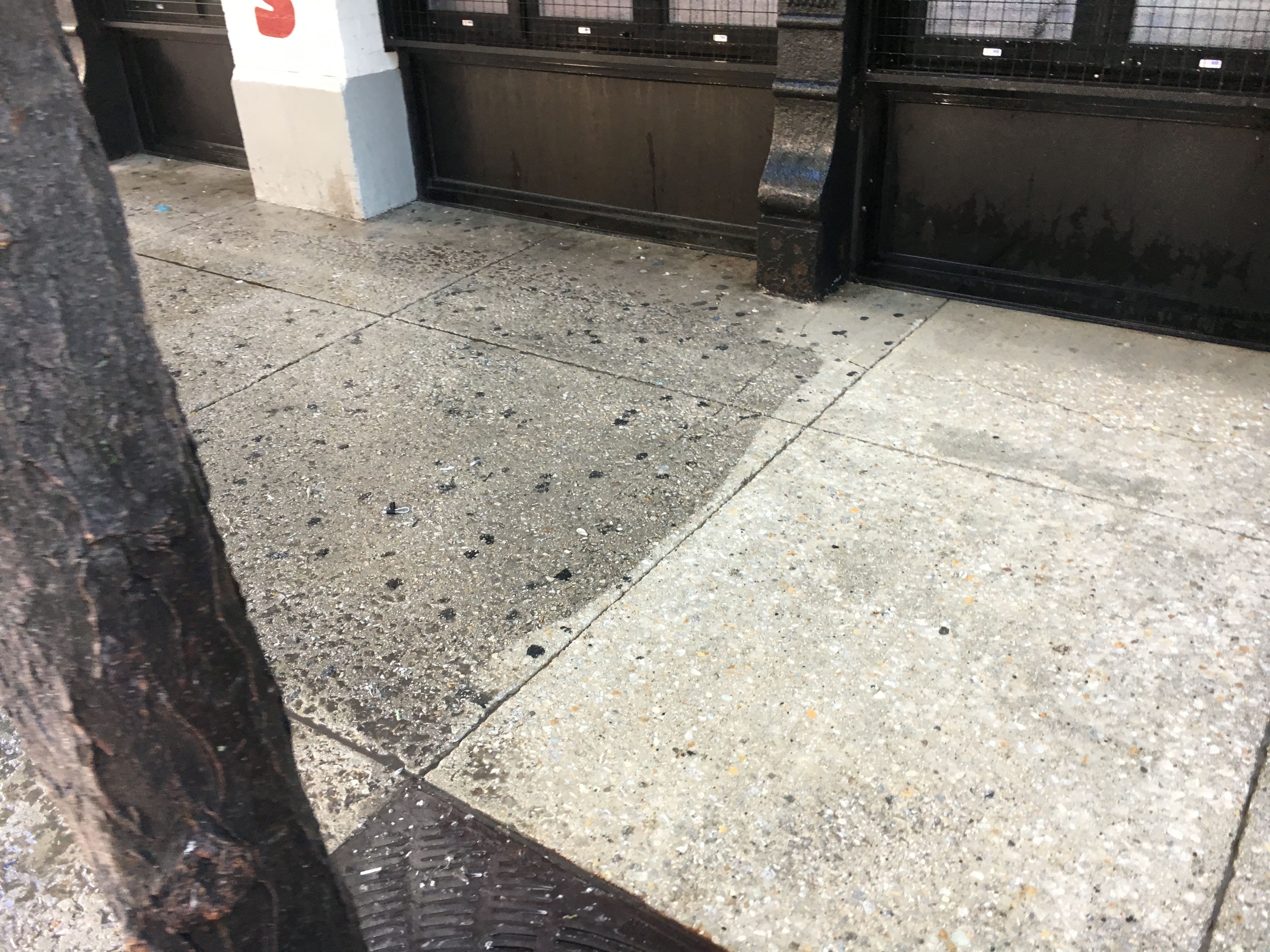 Sidewalk pressure washing Chicago